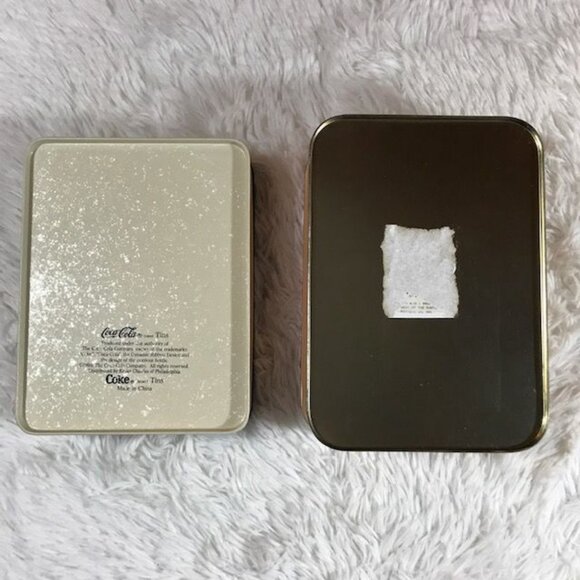 Set of 2 Vintage Coca-Cola 'Realm of Fancy to Reality' + Simplicity Fashion Tins - Picture 15 of 16